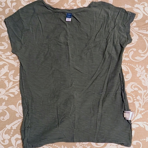 Old Navy Maternity EveryWear Twist-Hem T-Shirt - Picture 8 of 10